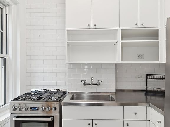 5th image of 302 W 12th St APT 1A