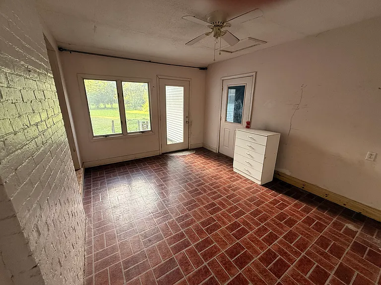 1644 Smallhouse Rd — Photo 10