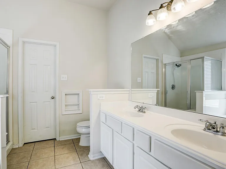 7605 Waterlilly Ln — Photo 12