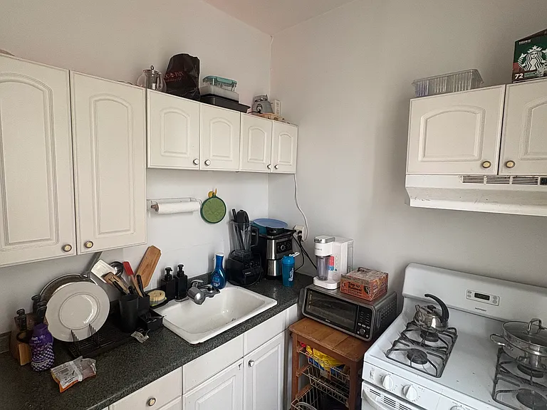 65 Paterson Ave #2 — Photo 2