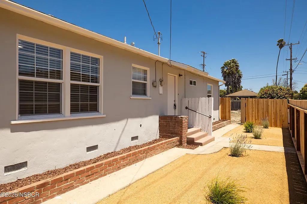 3 bed, 1260 sqft, $3,100 — Photo 2