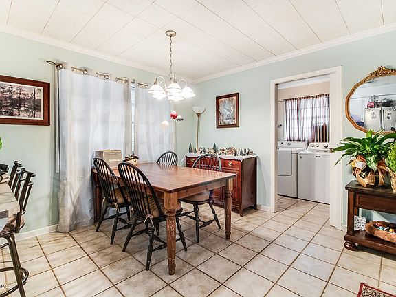 5th image of 3026 Kenneth St