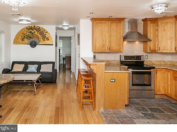 3rd image of 714 S Camden Ave