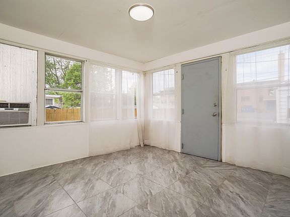 4th image of 7113 Leona St
