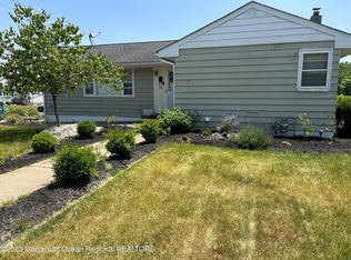 89 Pine Grove Ave, Somerset, NJ 08873