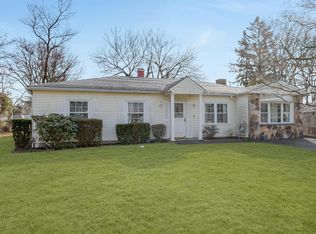 253 Bear Paw Rd, Bridgeport, CT 06606