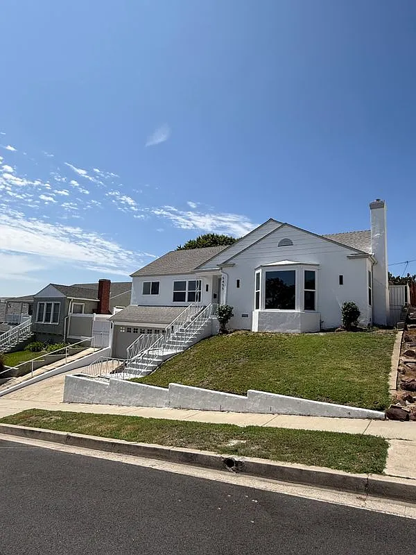 3 bed, 3.0 bath, 1776 sqft, $5,800 — Photo 2