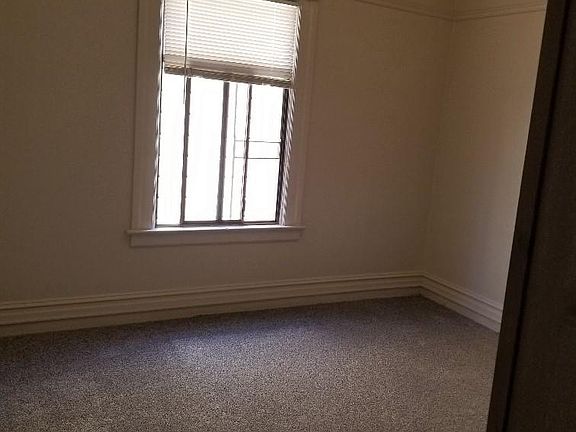 5th image of 2622 Franklin St