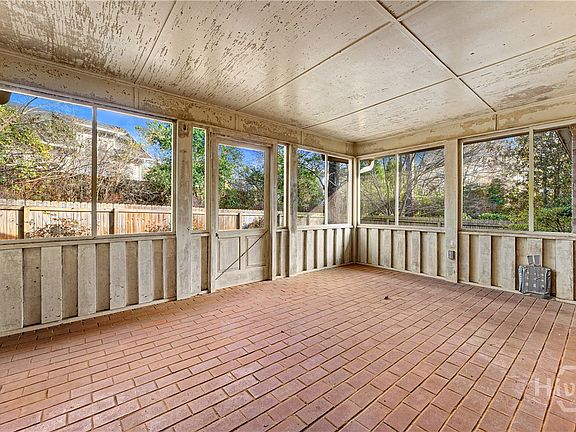 5th image of 280 Lullwater Road