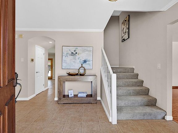 2nd image of 674 Canterbury Pl