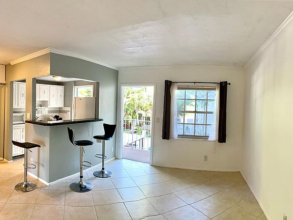 2nd image of 1407 NE 56th St APT 207