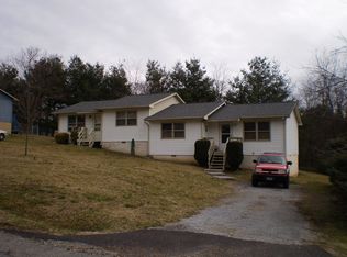 1170 Brown St, Christiansburg, VA 24073