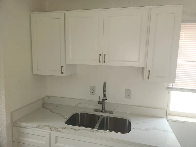 1325 Randolph St — Photo 13