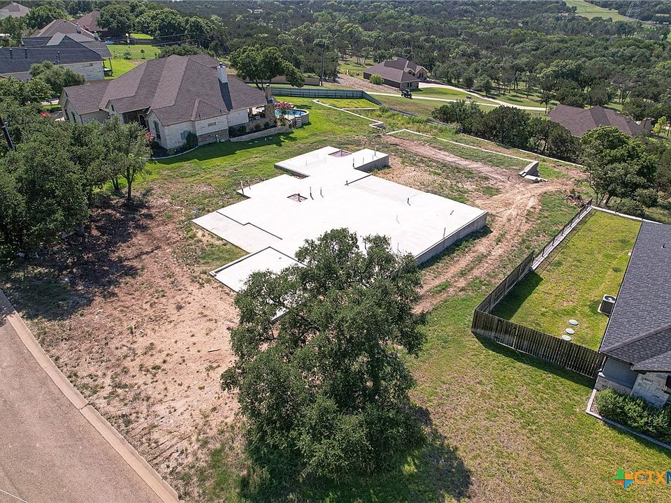1st image of 439 Presa Dr