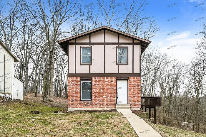 606 Alsmeyer Dr — Photo 1