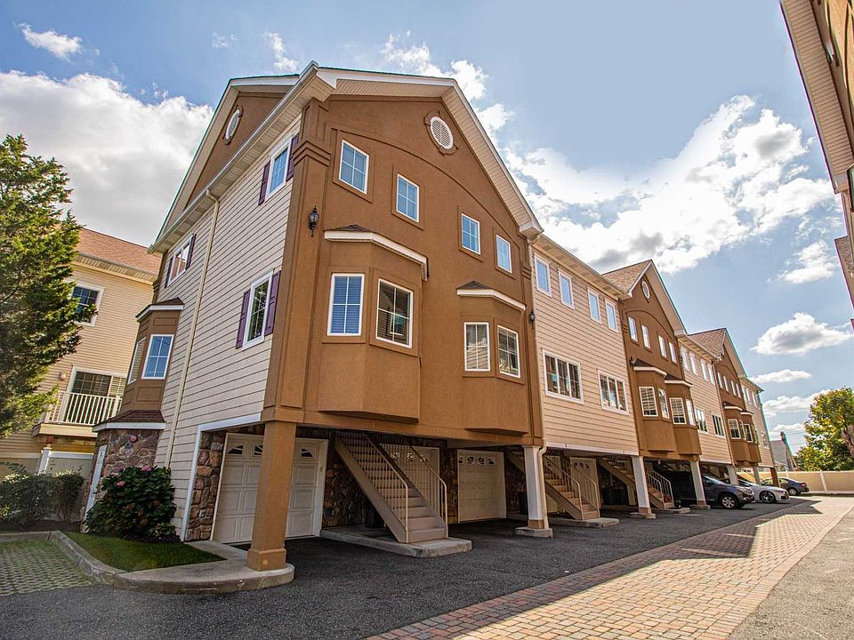 1st image of 330 Maple Ave APT 1