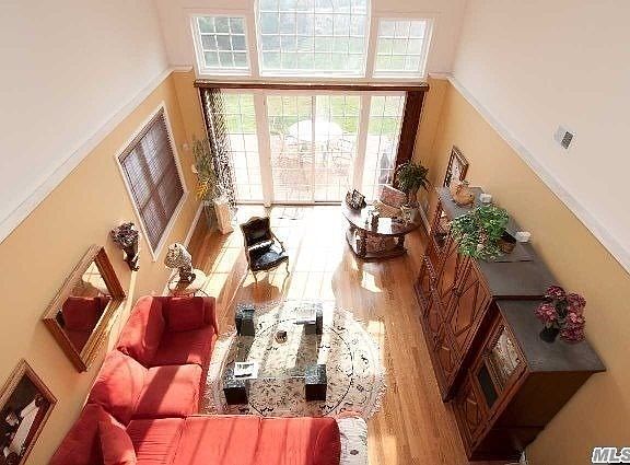 3rd image of 411 Madeira Blvd