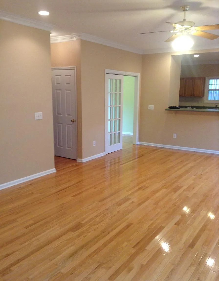 4 bed, 2355 sqft, $2,660 — Photo 2