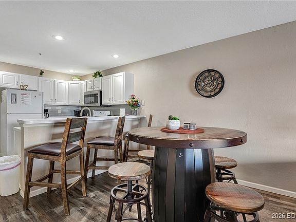 4th image of 1481 Ledges Dr #1012