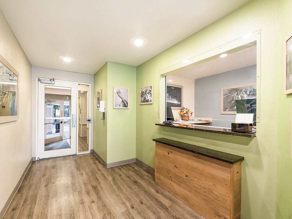Lobby and Guest Check-in