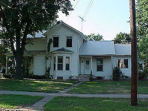 1st image of 213 S Elm Ave