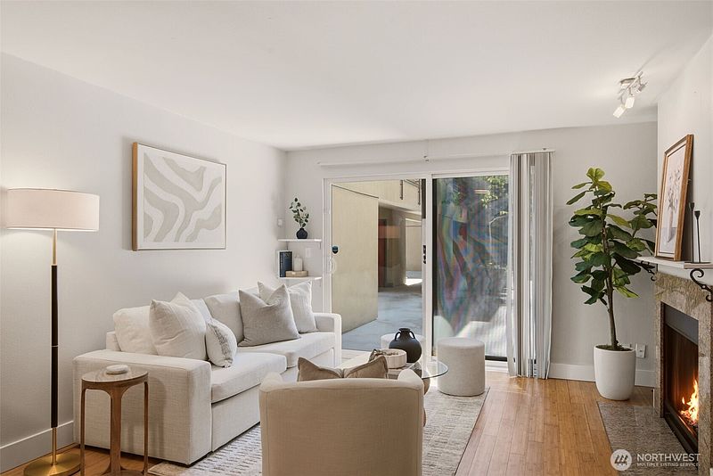 4th image of 7323 NE Sand Point Way #111
