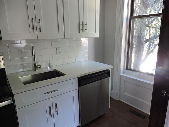 3rd image of 14 N Broadway #934
