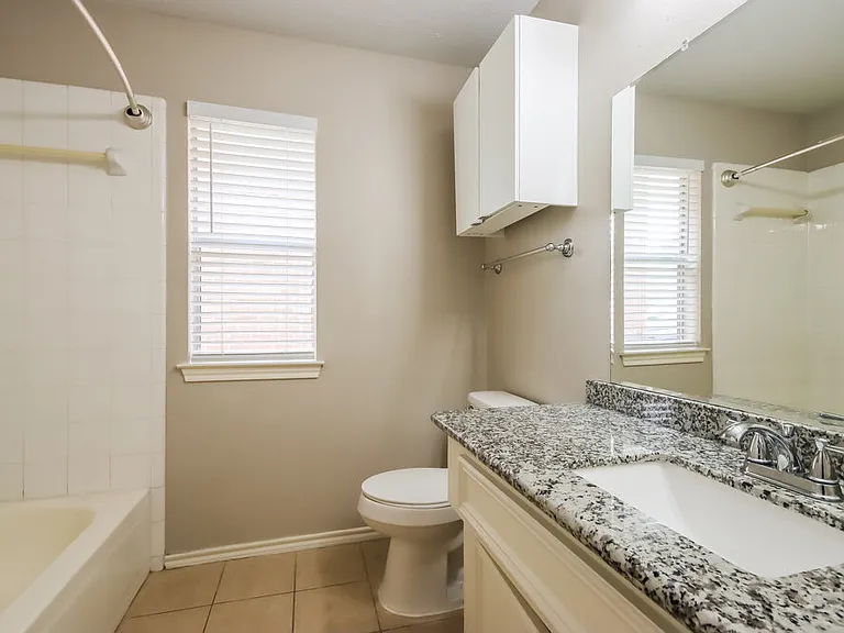 5915 Culross Close — Photo 15
