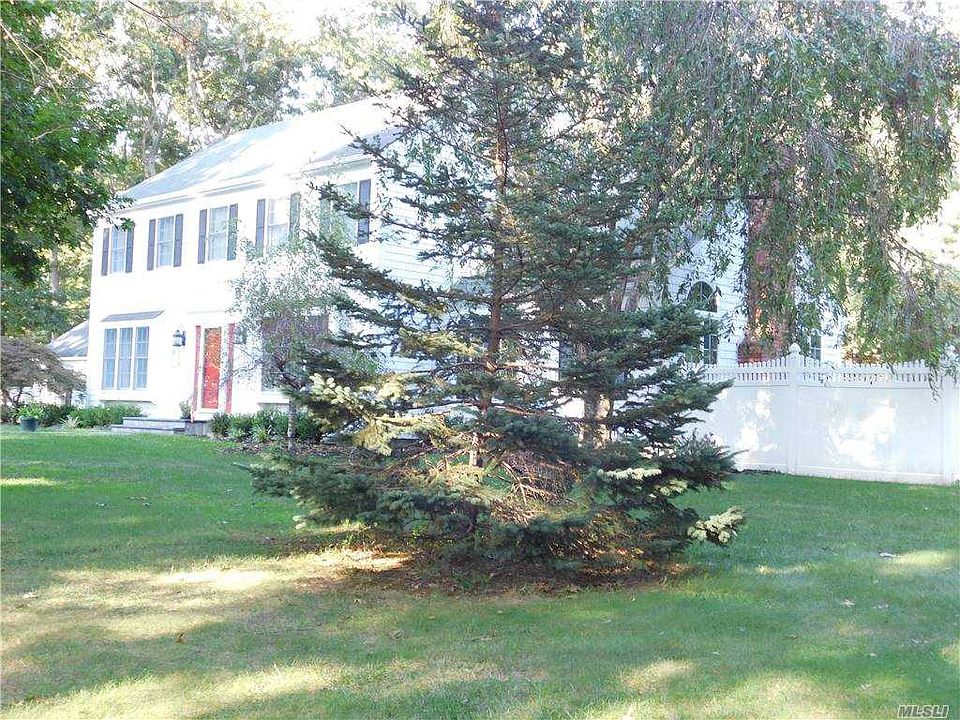 1st image of 6 Chambord Ct