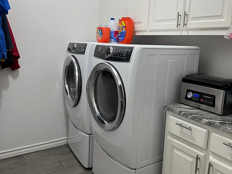 2403 Alamesa Dr — Photo 22