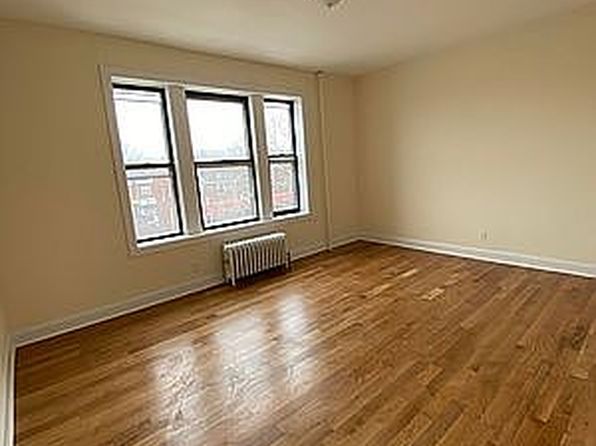 237 Bay 14 St #3