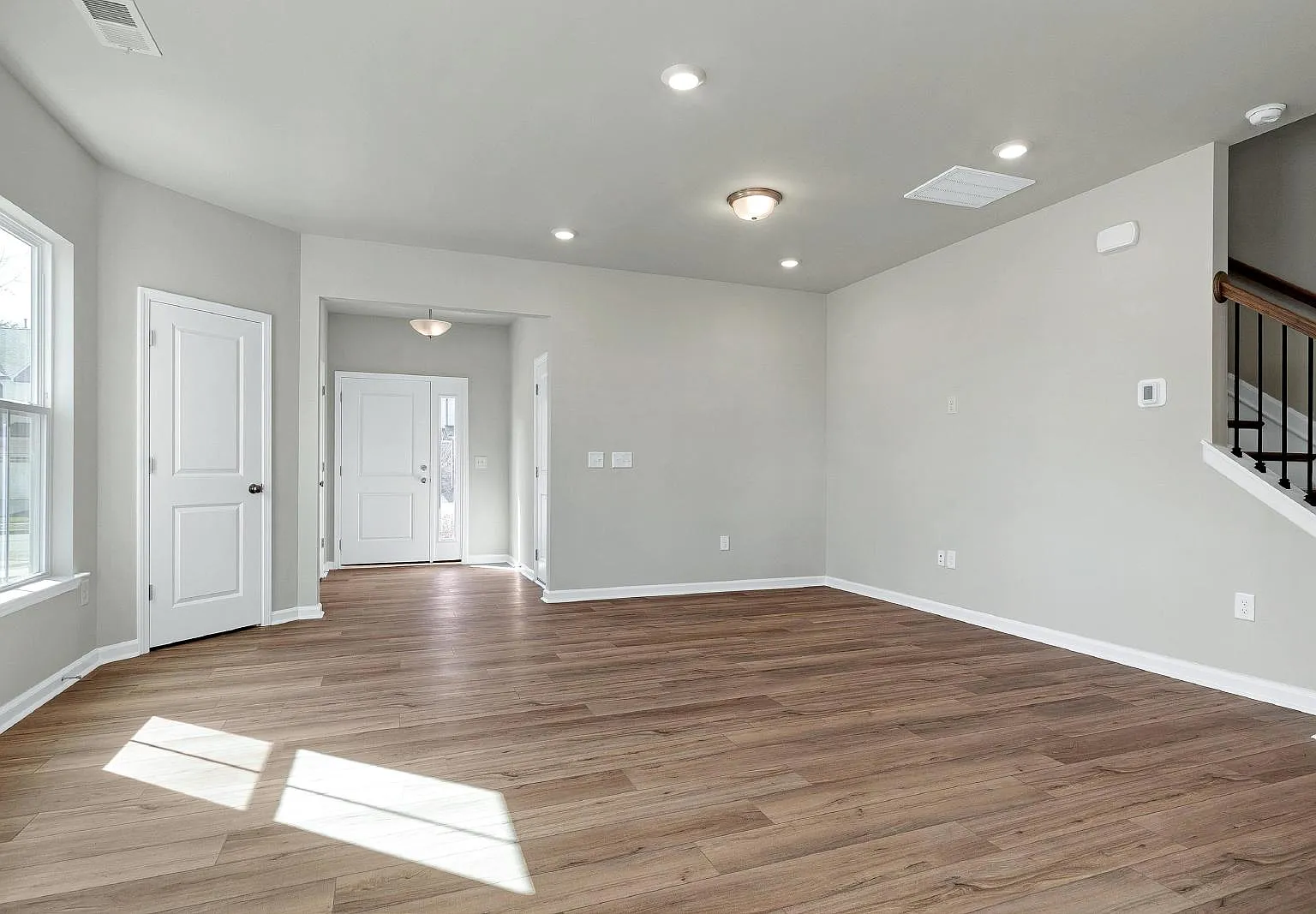 3 bed, 2.5 bath, 1558 sqft, $1,800 — Photo 3