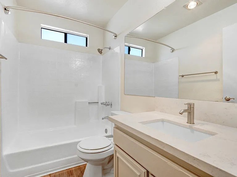 11325 Morrison St — Photo 105