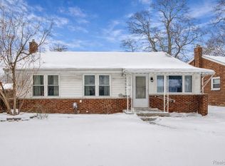 28027 Bohn St, Roseville, MI 48066