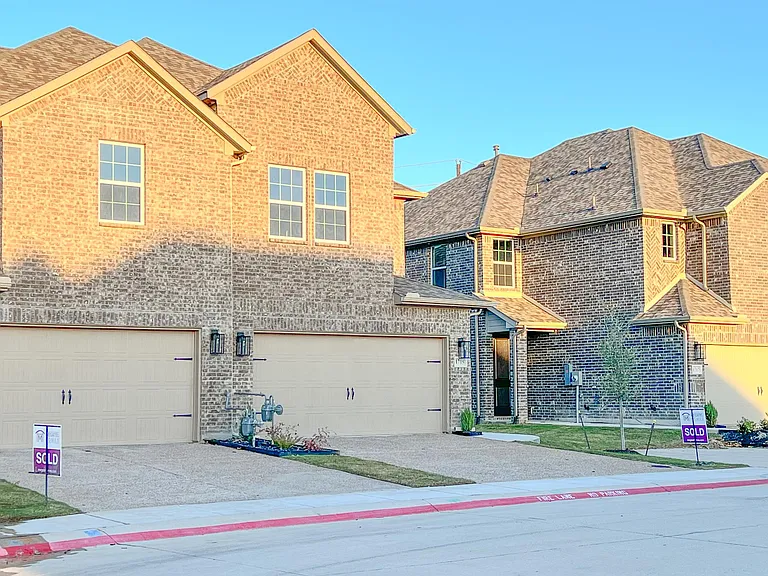 1715 Lisa Ct — Photo 3