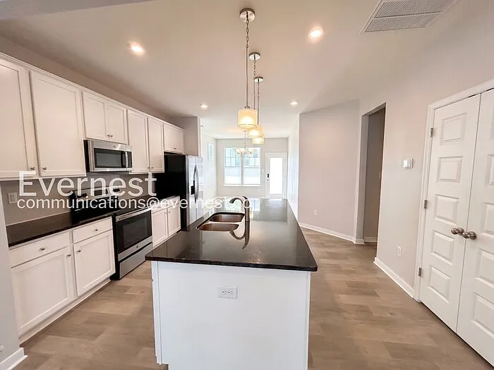 7731 Leeds Castle Ln — Photo 2