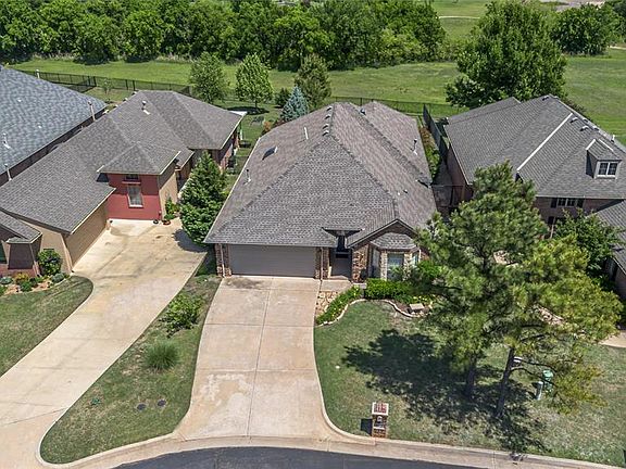 3rd image of 15720 Traditions Blvd