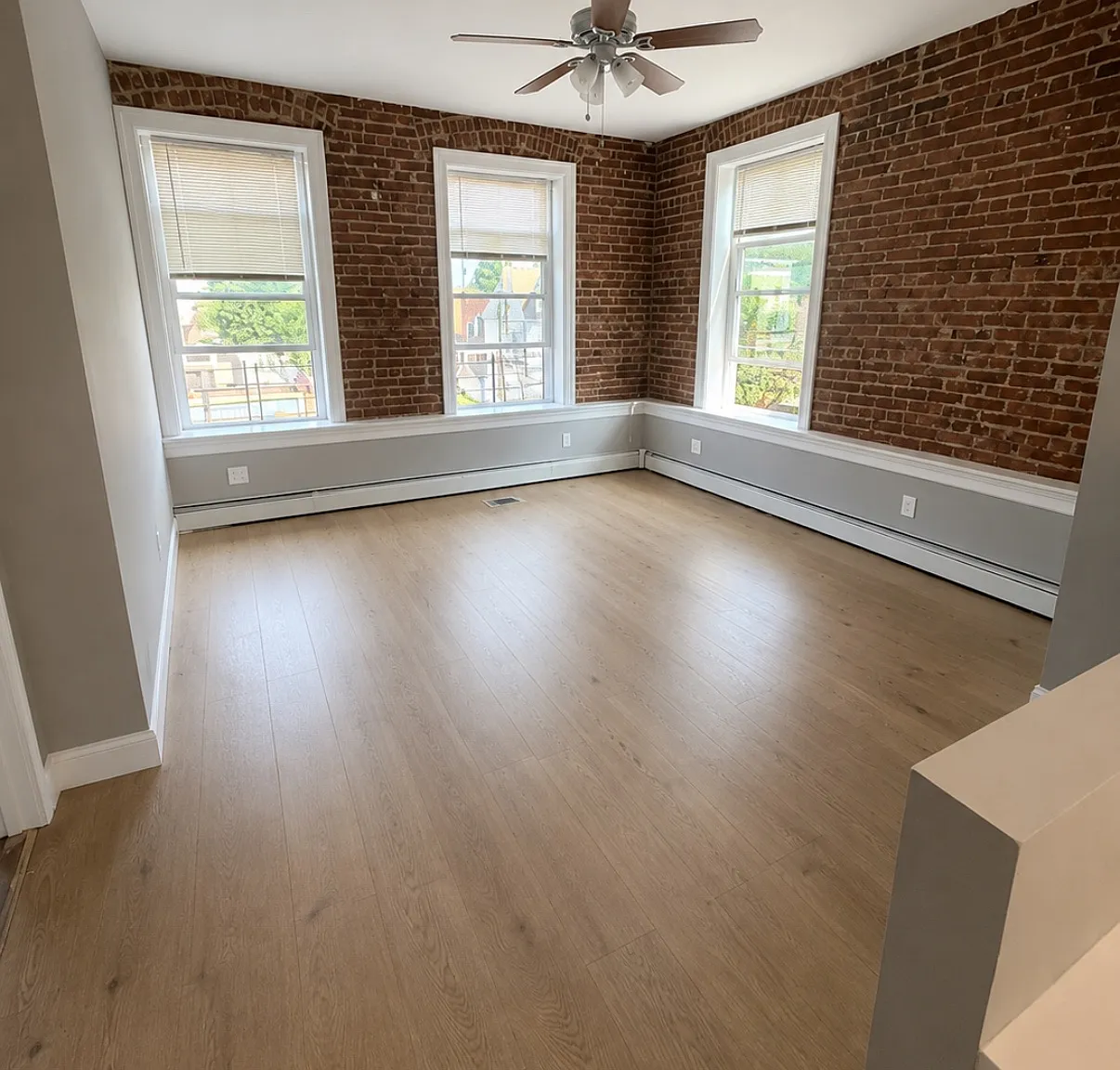3 bed, $3,500 — Photo 2