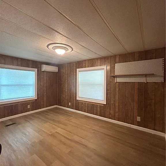 1205 Maple Ave — Photo 17