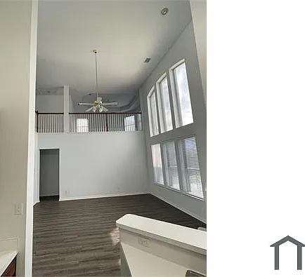 513 Hickory Dr — Photo 2