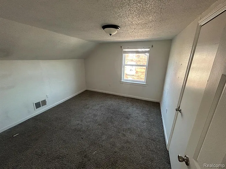 5081 Wayburn St — Photo 10