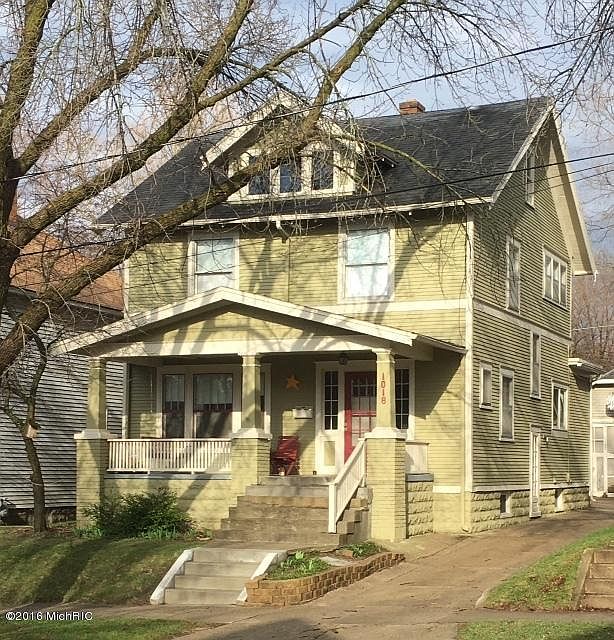 1st image of 1018 Tamarack Ave NW