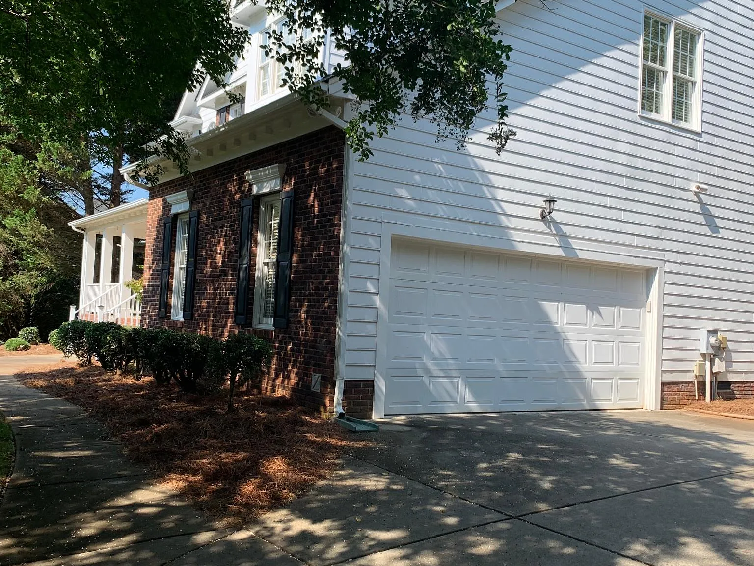 4419 Mountain Cove Drive — Photo 2