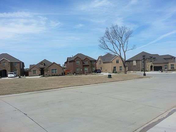 3rd image of 1721 Hickory Chase Cir