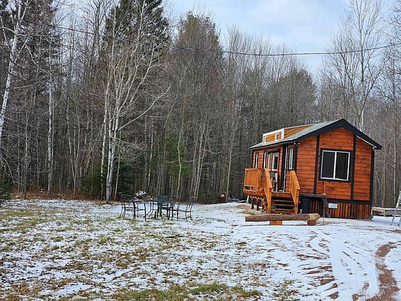 2nd image of 142 Town Line Rd