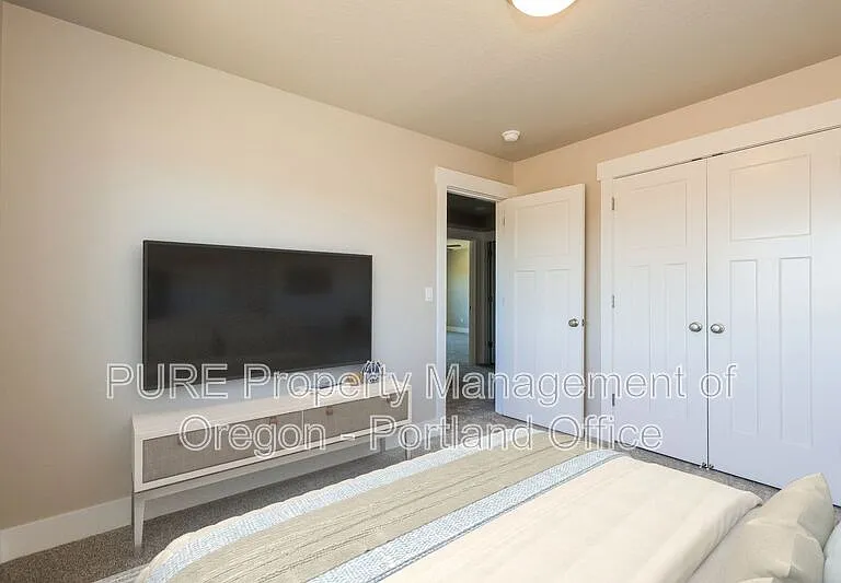 504 NE Trillium Dr — Photo 23