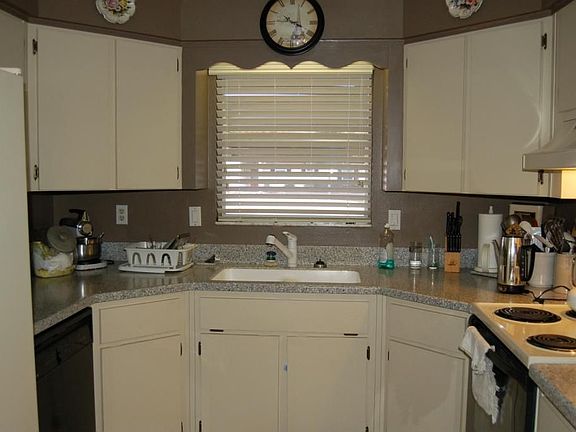 5th image of 1142 Ben More Dr