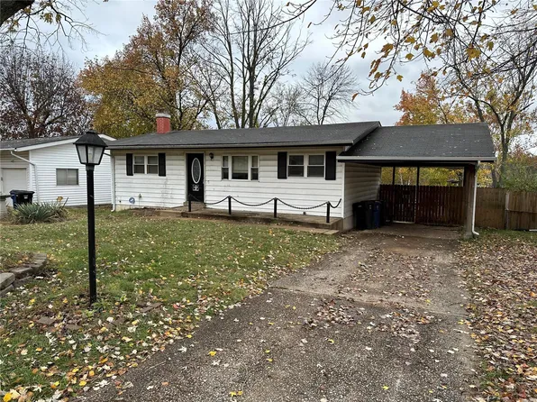 516 Aqua Ridge Dr, Saint Louis, MO 63129