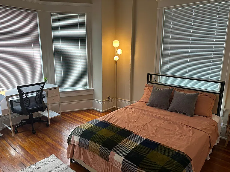 Dover Apartments — Photo 1