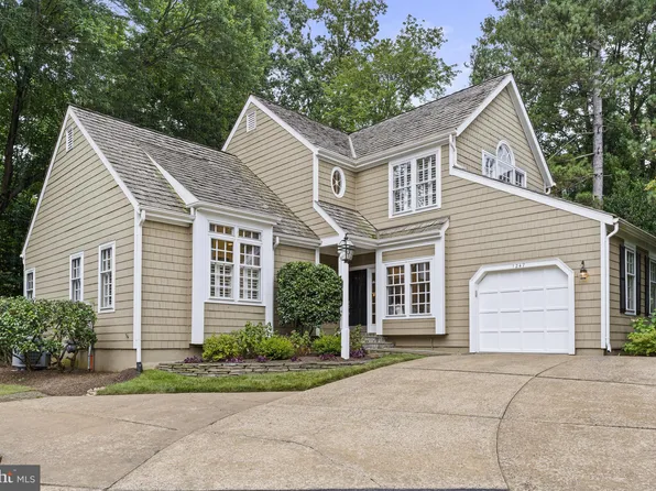1247 Lamplighter Way, Reston, VA 20194